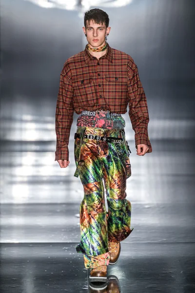 Look 14